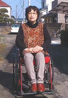 車イスで正面から撮影した伊藤さんの写真