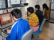 写真:精神障害者の共同作業所でホームページ制作