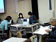 写真:要約筆記による聴覚障害者への支援