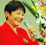 写真:講演する藤田弓子さん