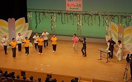 写真:ステージ全体の様子