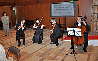 写真:生演奏を披露した演奏家たち