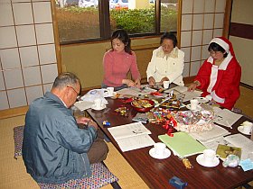 写真：クリスマス会の準備