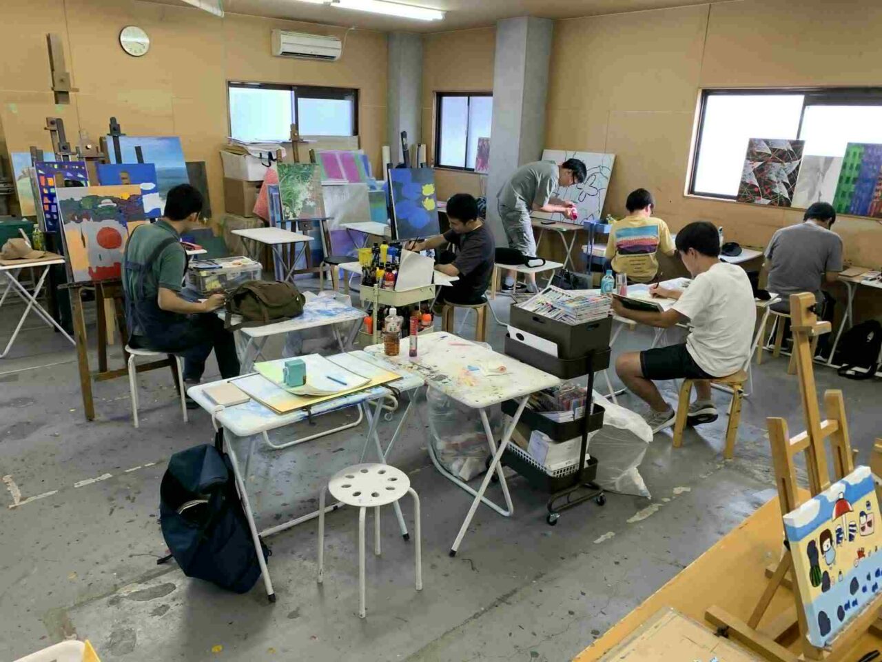 画像：美術教室ライプハウスの創作風景